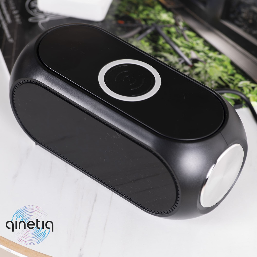 Беспроводная зарядка с LED Часами HiTech Wireless Charger 15W Qi W228