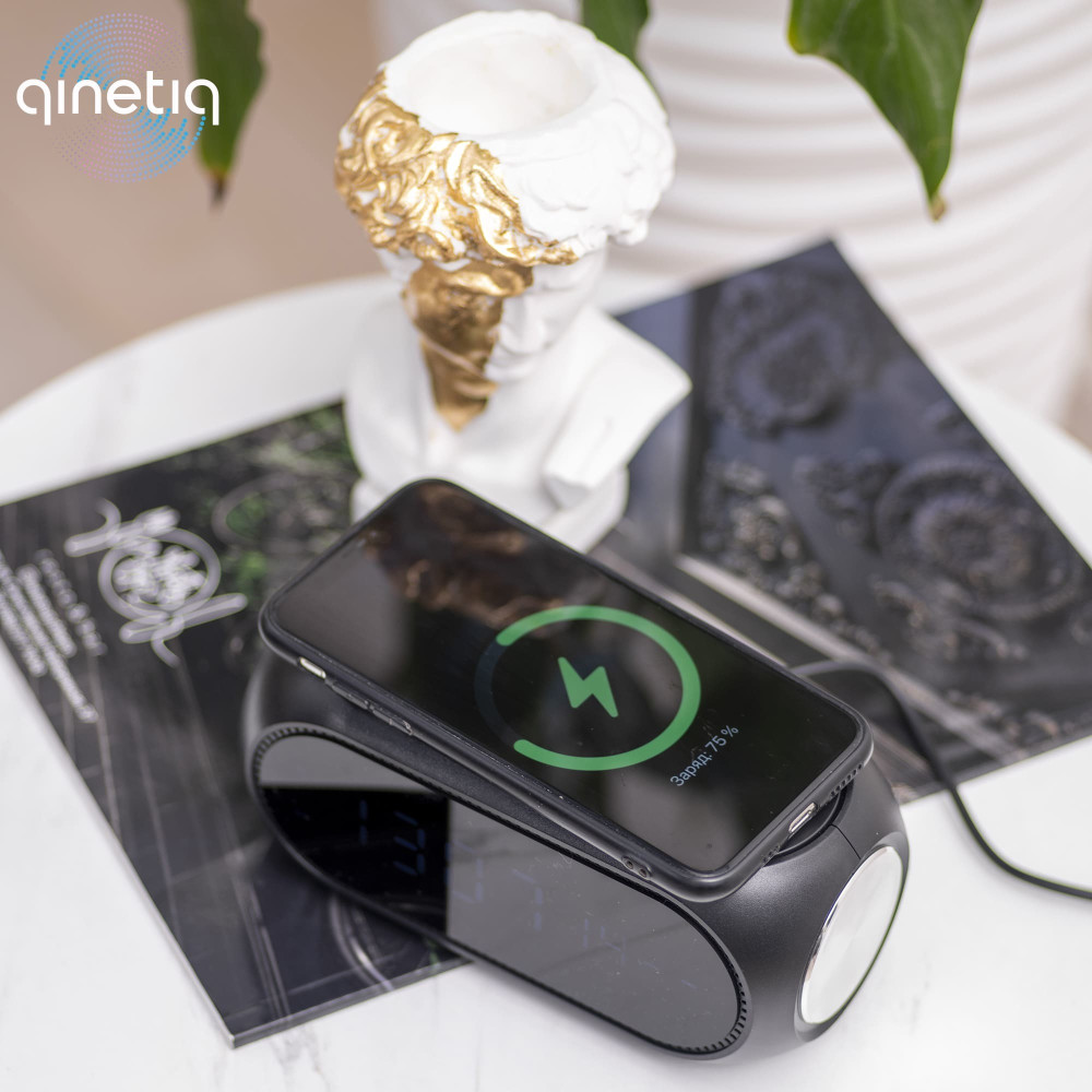 Беспроводная зарядка с LED Часами HiTech Wireless Charger 15W Qi W228