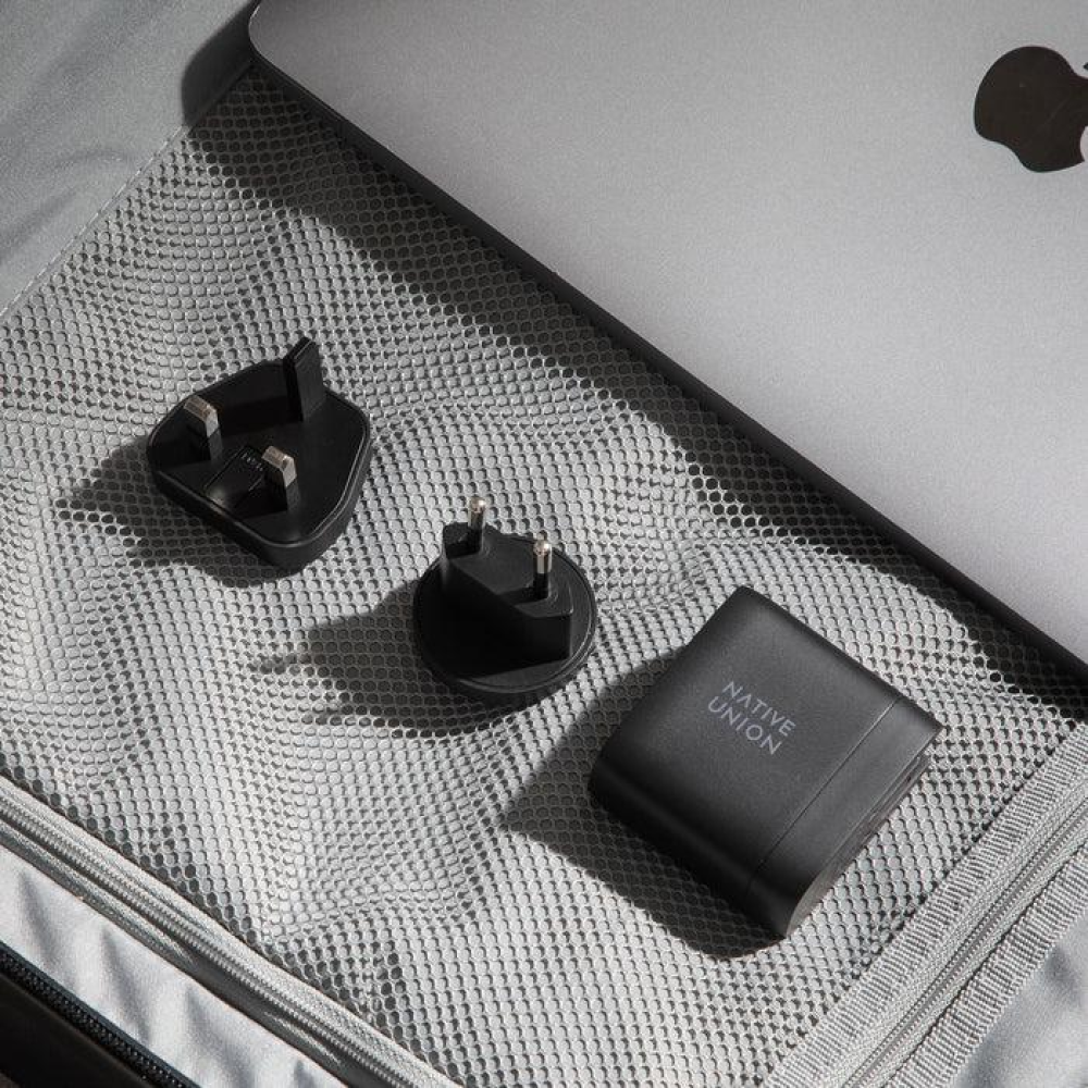 Зарядное сетевое устройство для электроники Native Union Fast GaN Charger PD 67W Dual USB-C Port Black