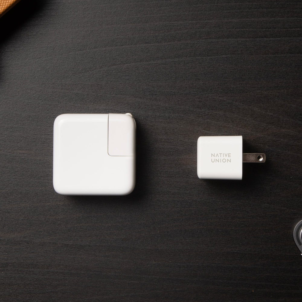 Сетевое зарядное устройство для смартфонов и планшетов Native Union Fast GaN Charger PD 30W USB-C Port White