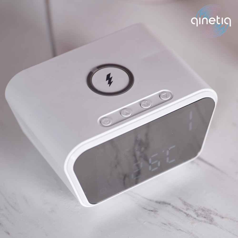 Беспроводная зарядка с LED часами и будильником QINETIQ TrapeQI 10W