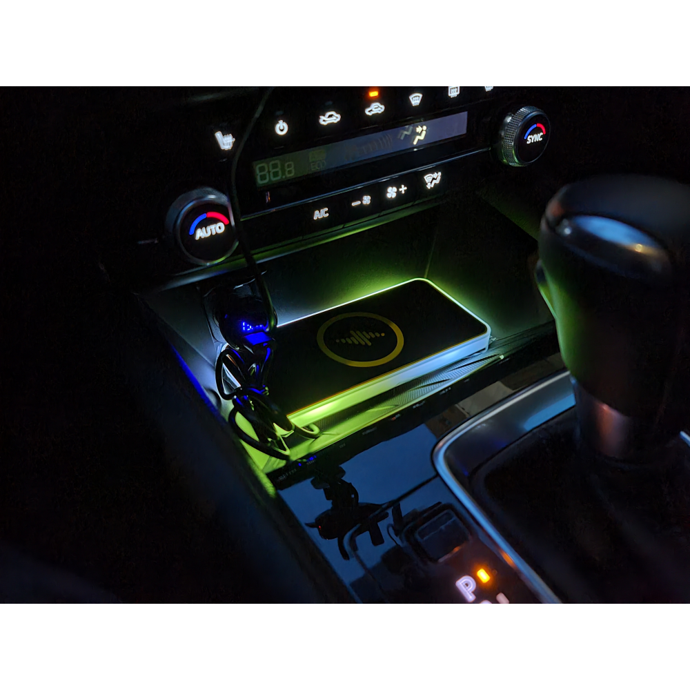 Автомобильный беспроводной зарядный коврик с RGB подсветкой QINETIQ A8 RGB 15W Car Wireless Pad&Airpods