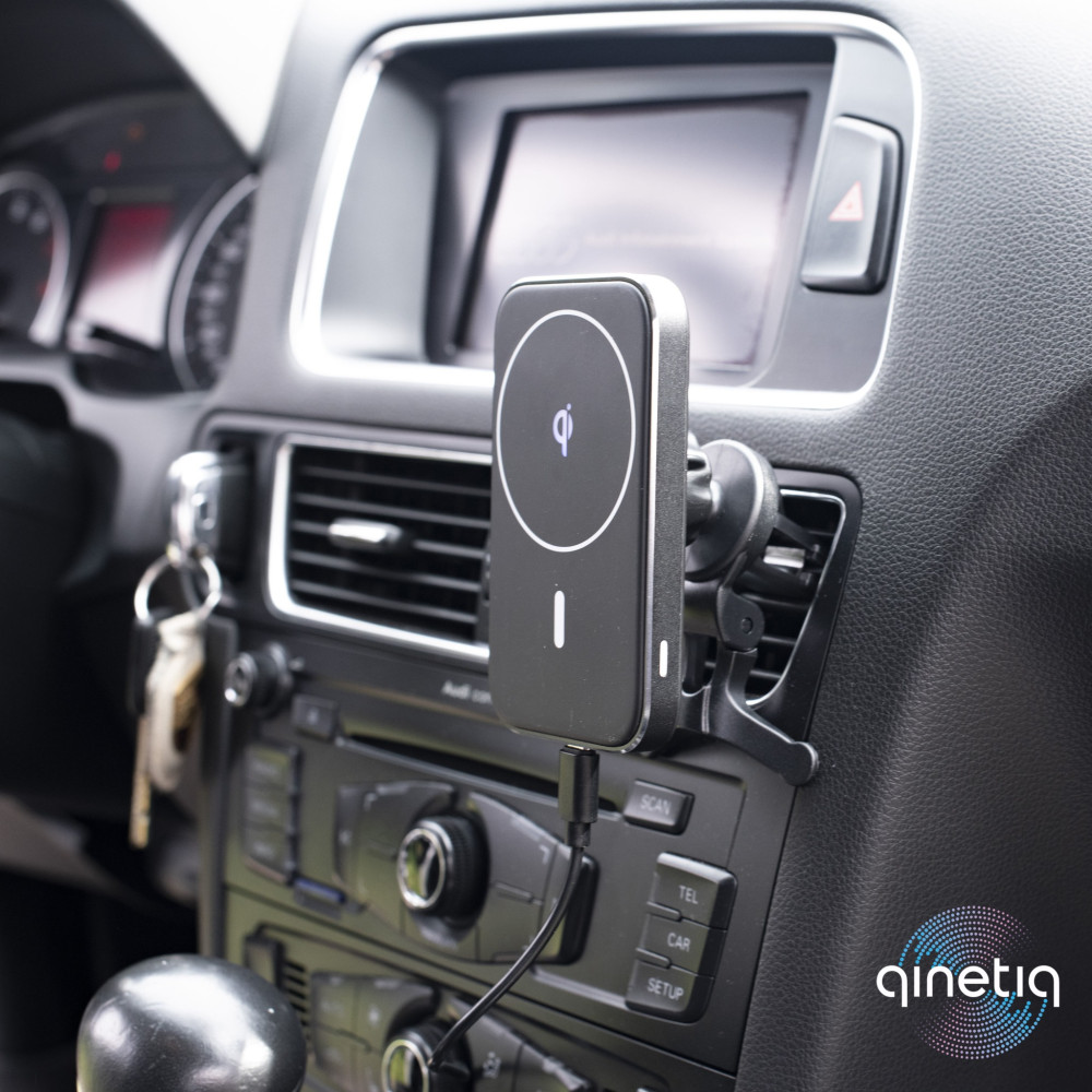 Магнитный автодержатель с беспроводной зарядкой 15 W Magnetic Car QN-D03 Qinetiq для Iphone 12/15 и Samsung