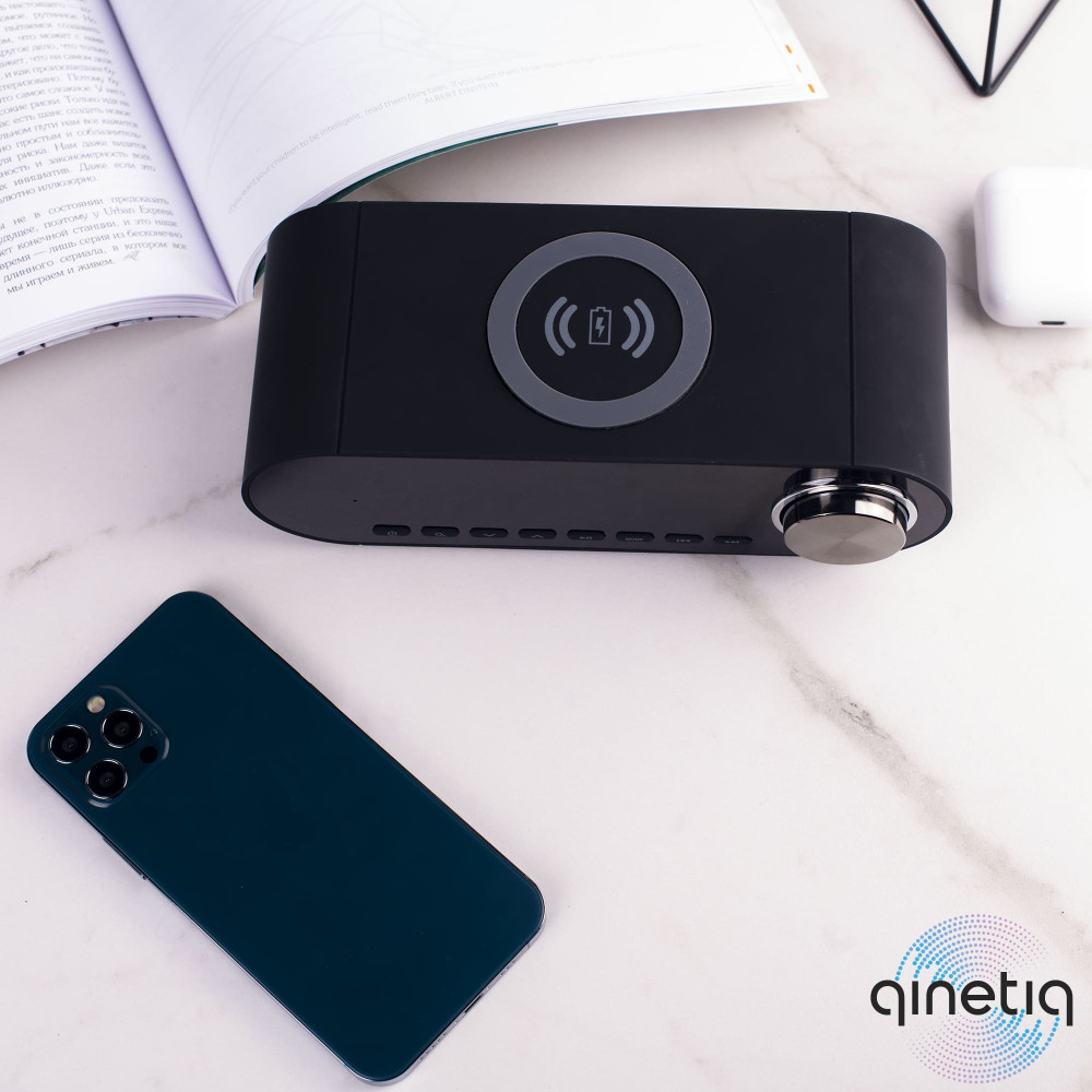 Беспроводная зарядка с Bluetooth-колонкой и часами QINETIQ 3.000